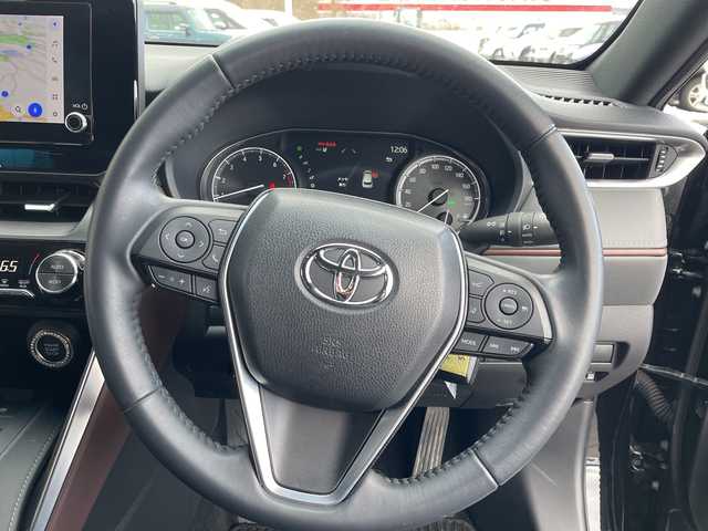 トヨタ ハリアー G 青森県 2024(令6)年 2.7万km ブラック ワンオーナー/４WD/純正SDナビ/（BT／AM／FM／DVD）/バックカメラ/黒レザーシート/パワーシート（運転席）/ステアリングスイッチ/クルーズコントロール/LEDヘッドライト/オートマチックハイビーム/デジタルインナーミラー/ドライブレコーダー（前後）/ETC2.0/スペアキー1本/エンジンスターター/保証書/取り扱い説明書