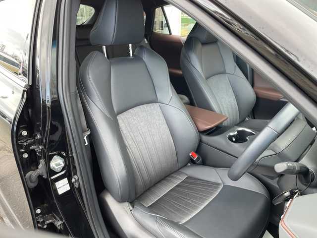 トヨタ ハリアー G 青森県 2024(令6)年 2.7万km ブラック ワンオーナー/４WD/純正SDナビ/（BT／AM／FM／DVD）/バックカメラ/黒レザーシート/パワーシート（運転席）/ステアリングスイッチ/クルーズコントロール/LEDヘッドライト/オートマチックハイビーム/デジタルインナーミラー/ドライブレコーダー（前後）/ETC2.0/スペアキー1本/エンジンスターター/保証書/取り扱い説明書