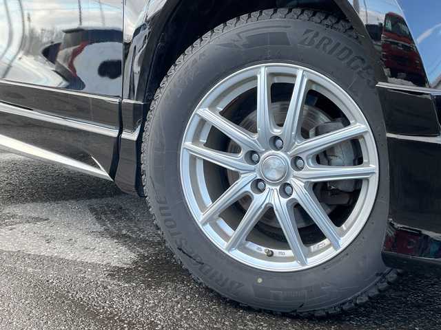 トヨタ ハリアー G 青森県 2024(令6)年 2.7万km ブラック ワンオーナー/４WD/純正SDナビ/（BT／AM／FM／DVD）/バックカメラ/黒レザーシート/パワーシート（運転席）/ステアリングスイッチ/クルーズコントロール/LEDヘッドライト/オートマチックハイビーム/デジタルインナーミラー/ドライブレコーダー（前後）/ETC2.0/スペアキー1本/エンジンスターター/保証書/取り扱い説明書