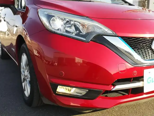 日産 ノート e－パワー メダリスト 茨城県 2016(平28)年 4.2万km ガーネットレッド 純正ナビ/【iPod・SD・AM・FM・TV・ウォークマン・USB・BT・CD・DVD・VTR・AUX】/スマートルームミラー/全方位カメラ/ETC/前方ドラレコ/前後コーナーセンサー/オートライト/Fフォグ/LEDライト/純正フロアマット/純正アルミホイール/横滑り防止装置/衝突被害軽減システム