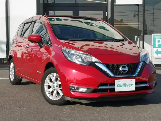 日産 ノート e－パワー メダリスト 茨城県 2016(平28)年 4.2万km ガーネットレッド 純正ナビ/【iPod・SD・AM・FM・TV・ウォークマン・USB・BT・CD・DVD・VTR・AUX】/スマートルームミラー/全方位カメラ/ETC/前方ドラレコ/前後コーナーセンサー/オートライト/Fフォグ/LEDライト/純正フロアマット/純正アルミホイール/横滑り防止装置/衝突被害軽減システム