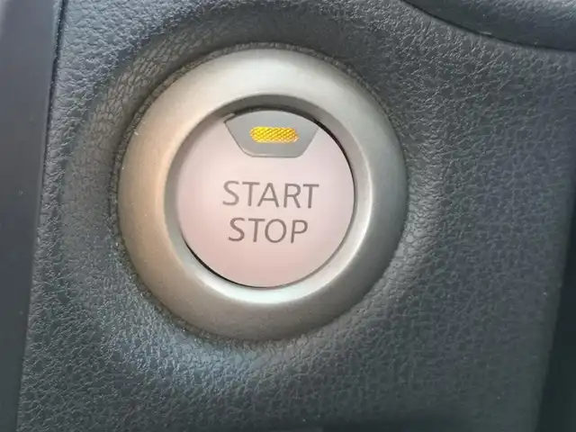 日産 ノート e－パワー メダリスト 茨城県 2016(平28)年 4.2万km ガーネットレッド 純正ナビ/【iPod・SD・AM・FM・TV・ウォークマン・USB・BT・CD・DVD・VTR・AUX】/スマートルームミラー/全方位カメラ/ETC/前方ドラレコ/前後コーナーセンサー/オートライト/Fフォグ/LEDライト/純正フロアマット/純正アルミホイール/横滑り防止装置/衝突被害軽減システム