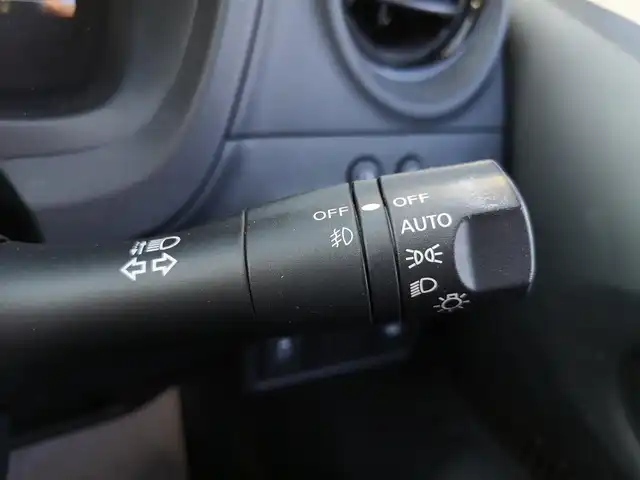 日産 ノート e－パワー メダリスト 茨城県 2016(平28)年 4.2万km ガーネットレッド 純正ナビ/【iPod・SD・AM・FM・TV・ウォークマン・USB・BT・CD・DVD・VTR・AUX】/スマートルームミラー/全方位カメラ/ETC/前方ドラレコ/前後コーナーセンサー/オートライト/Fフォグ/LEDライト/純正フロアマット/純正アルミホイール/横滑り防止装置/衝突被害軽減システム