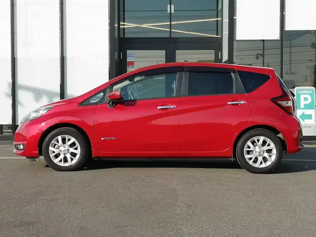 日産 ノート e－パワー メダリスト 茨城県 2016(平28)年 4.2万km ガーネットレッド 純正ナビ/【iPod・SD・AM・FM・TV・ウォークマン・USB・BT・CD・DVD・VTR・AUX】/スマートルームミラー/全方位カメラ/ETC/前方ドラレコ/前後コーナーセンサー/オートライト/Fフォグ/LEDライト/純正フロアマット/純正アルミホイール/横滑り防止装置/衝突被害軽減システム