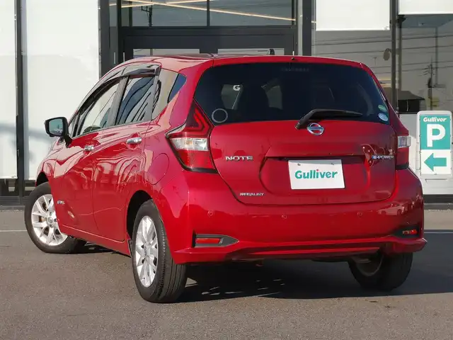日産 ノート e－パワー メダリスト 茨城県 2016(平28)年 4.2万km ガーネットレッド 純正ナビ/【iPod・SD・AM・FM・TV・ウォークマン・USB・BT・CD・DVD・VTR・AUX】/スマートルームミラー/全方位カメラ/ETC/前方ドラレコ/前後コーナーセンサー/オートライト/Fフォグ/LEDライト/純正フロアマット/純正アルミホイール/横滑り防止装置/衝突被害軽減システム