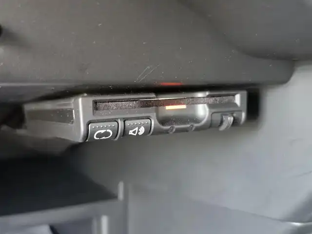 日産 ノート e－パワー メダリスト 茨城県 2016(平28)年 4.2万km ガーネットレッド 純正ナビ/【iPod・SD・AM・FM・TV・ウォークマン・USB・BT・CD・DVD・VTR・AUX】/スマートルームミラー/全方位カメラ/ETC/前方ドラレコ/前後コーナーセンサー/オートライト/Fフォグ/LEDライト/純正フロアマット/純正アルミホイール/横滑り防止装置/衝突被害軽減システム