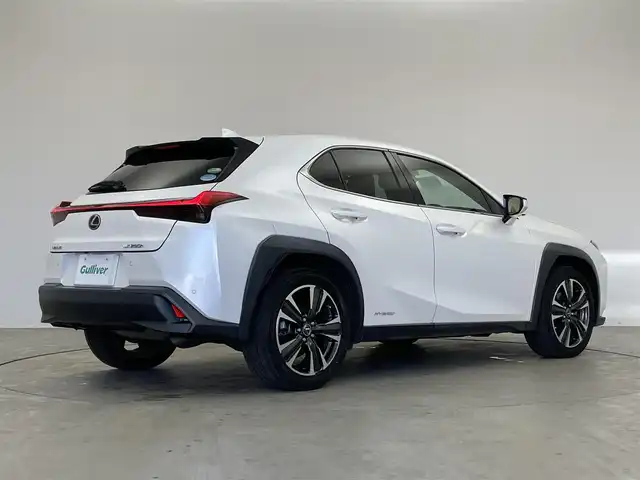 レクサス ＵＸ 250h バージョンL 埼玉県 2020(令2)年 7.7万km ソニッククォーツ サンルーフ　メーカーナビ　パノラミックビューモニター　ＢＳＭ　ビルトインＥＴＣ２．０　ドラレコ　茶レザー　レーダークルーズ　シートヒーター　ベンチレーション　ステアリングヒーター　ワイヤレス充電　TV