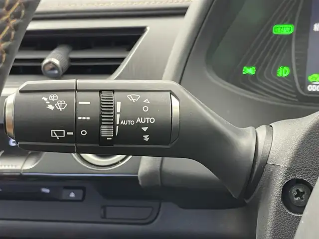 レクサス ＵＸ 250h バージョンL 埼玉県 2020(令2)年 7.7万km ソニッククォーツ サンルーフ　メーカーナビ　パノラミックビューモニター　ＢＳＭ　ビルトインＥＴＣ２．０　ドラレコ　茶レザー　レーダークルーズ　シートヒーター　ベンチレーション　ステアリングヒーター　ワイヤレス充電　TV