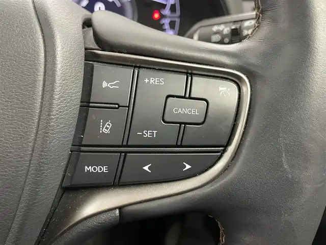 レクサス ＵＸ 250h バージョンL 埼玉県 2020(令2)年 7.7万km ソニッククォーツ サンルーフ　メーカーナビ　パノラミックビューモニター　ＢＳＭ　ビルトインＥＴＣ２．０　ドラレコ　茶レザー　レーダークルーズ　シートヒーター　ベンチレーション　ステアリングヒーター　ワイヤレス充電　TV