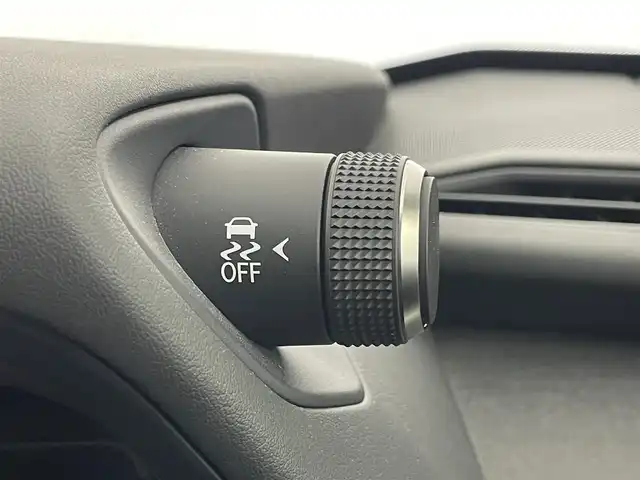 レクサス ＵＸ 250h バージョンL 埼玉県 2020(令2)年 7.7万km ソニッククォーツ サンルーフ　メーカーナビ　パノラミックビューモニター　ＢＳＭ　ビルトインＥＴＣ２．０　ドラレコ　茶レザー　レーダークルーズ　シートヒーター　ベンチレーション　ステアリングヒーター　ワイヤレス充電　TV