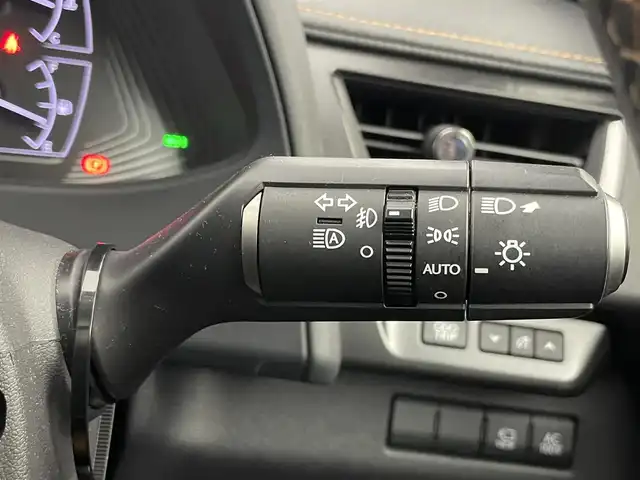 レクサス ＵＸ 250h バージョンL 埼玉県 2020(令2)年 7.7万km ソニッククォーツ サンルーフ　メーカーナビ　パノラミックビューモニター　ＢＳＭ　ビルトインＥＴＣ２．０　ドラレコ　茶レザー　レーダークルーズ　シートヒーター　ベンチレーション　ステアリングヒーター　ワイヤレス充電　TV