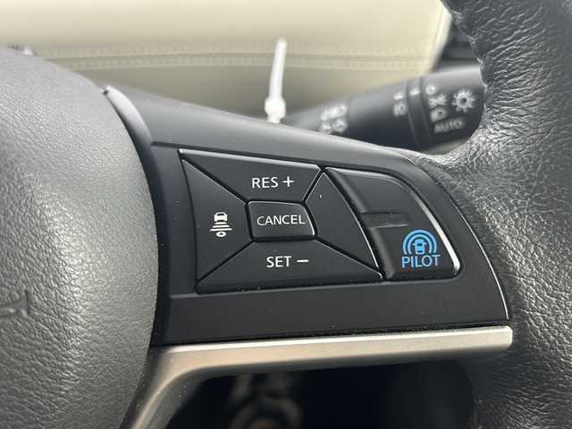 日産 セレナ e－パワー ハイウェイスター V 愛知県 2018(平30)年 3.6万km ブリリアントホワイトパール 純正SDナビ【Bluetooth CD DVD SD フルセグ　品番：MM518D-L】/アラウンドビューモニター/デジタルインナーミラー/ビルトインETC/プロパイロット/衝突軽減/レーンキープアシスト/前後コーナーセンサー/シートヒーター/オートパーキング/ステアリングヒーター/ハンズフリーオートスライドドア/両側パワースライドドア/リアサンシェード/純正ドライブレコーダー/純正フロアマット/15インチ純正アルミホイール/禁煙車