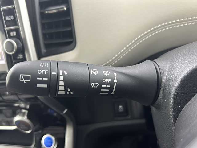 日産 セレナ e－パワー ハイウェイスター V 愛知県 2018(平30)年 3.6万km ブリリアントホワイトパール 純正SDナビ【Bluetooth CD DVD SD フルセグ　品番：MM518D-L】/アラウンドビューモニター/デジタルインナーミラー/ビルトインETC/プロパイロット/衝突軽減/レーンキープアシスト/前後コーナーセンサー/シートヒーター/オートパーキング/ステアリングヒーター/ハンズフリーオートスライドドア/両側パワースライドドア/リアサンシェード/純正ドライブレコーダー/純正フロアマット/15インチ純正アルミホイール/禁煙車