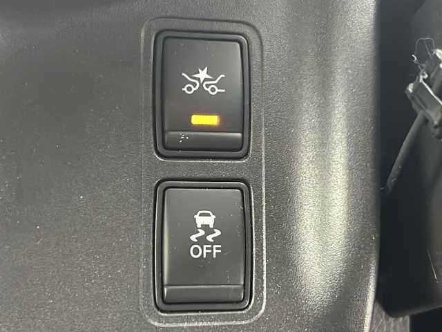 日産 セレナ e－パワー ハイウェイスター V 愛知県 2018(平30)年 3.6万km ブリリアントホワイトパール 純正SDナビ【Bluetooth CD DVD SD フルセグ　品番：MM518D-L】/アラウンドビューモニター/デジタルインナーミラー/ビルトインETC/プロパイロット/衝突軽減/レーンキープアシスト/前後コーナーセンサー/シートヒーター/オートパーキング/ステアリングヒーター/ハンズフリーオートスライドドア/両側パワースライドドア/リアサンシェード/純正ドライブレコーダー/純正フロアマット/15インチ純正アルミホイール/禁煙車