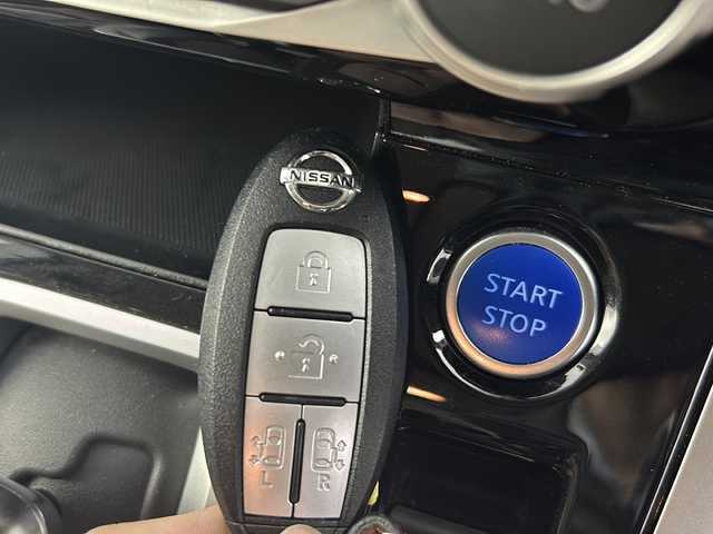 日産 セレナ e－パワー ハイウェイスター V 愛知県 2018(平30)年 3.6万km ブリリアントホワイトパール 純正SDナビ【Bluetooth CD DVD SD フルセグ　品番：MM518D-L】/アラウンドビューモニター/デジタルインナーミラー/ビルトインETC/プロパイロット/衝突軽減/レーンキープアシスト/前後コーナーセンサー/シートヒーター/オートパーキング/ステアリングヒーター/ハンズフリーオートスライドドア/両側パワースライドドア/リアサンシェード/純正ドライブレコーダー/純正フロアマット/15インチ純正アルミホイール/禁煙車