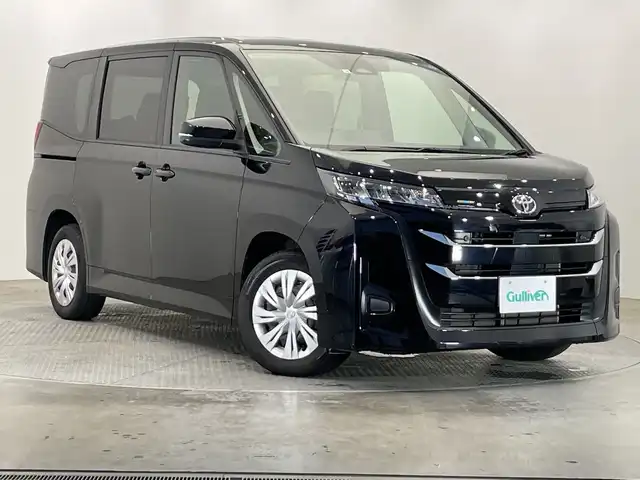 トヨタ ノア X 栃木県 2022(令4)年 3.6万km アティチュードブラックマイカ 純正ディスプレイオーディオ/（Bluetooth/Miracast）/トヨタセーフティセンス/・レーンディパーチャーアラート/・プリクラッシュセーフティー/・プロアクティブドライビングアシスト/・クリアランスソナー/・パーキングサポートブレーキ/・ロードサインアシスト/・レーダークルーズコントロール/・オートマチックハイビーム/ステアリングリモコン/両側スライドドア/LEDヘッドライト/オートヘッドライト/ヘッドライトレベライザー/電動パーキングブレーキ/オートホールドブレーキ/リアロールサンシェイド/スペアキー1本/オートリトラーミラー