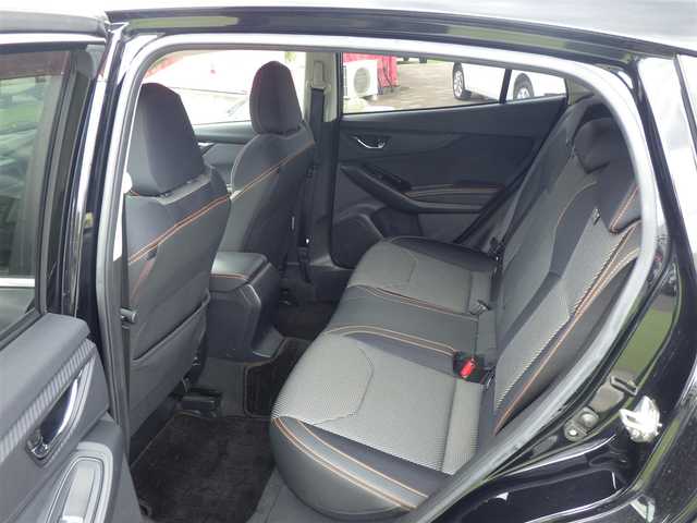 スバル インプレッサ ＸＶ 2．0i－S アイサイト 千葉県 2018(平30)年 5.2万km クリスタルブラックシリカ 225/55R18/ワンオーナー　/社外ナビAVN-R8（ＣＤ・ＤＶＤ・フルセグ・ＢＴ・ＵＳＢ）/バックカメラ　/ＥＴＣ　/アイサイトｖｅｒ２/・プリクラッシュブレーキ/・アダブティブクルーズコントロール/・ＡＴ誤発進抑制制御/・ふらつき警報/・レーンキープアシスト/横滑り防止/ダウンヒルアシスト/アイドリングストップ/ブラインドスポットモニター/前席パワーシート/電動パーキング/純正フロアマット/純正１８インチAW/オートライト/LEDヘッドライト/フォグライト/スマートキー/プッシュスタート/スペアキー1本/保証書/取扱説明書