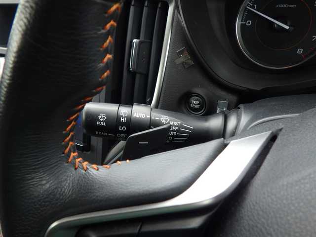 スバル インプレッサ ＸＶ 2．0i－S アイサイト 千葉県 2018(平30)年 5.2万km クリスタルブラックシリカ 225/55R18/ワンオーナー　/社外ナビAVN-R8（ＣＤ・ＤＶＤ・フルセグ・ＢＴ・ＵＳＢ）/バックカメラ　/ＥＴＣ　/アイサイトｖｅｒ２/・プリクラッシュブレーキ/・アダブティブクルーズコントロール/・ＡＴ誤発進抑制制御/・ふらつき警報/・レーンキープアシスト/横滑り防止/ダウンヒルアシスト/アイドリングストップ/ブラインドスポットモニター/前席パワーシート/電動パーキング/純正フロアマット/純正１８インチAW/オートライト/LEDヘッドライト/フォグライト/スマートキー/プッシュスタート/スペアキー1本/保証書/取扱説明書