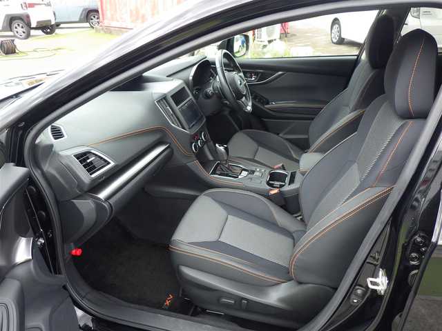 スバル インプレッサ ＸＶ 2．0i－S アイサイト 千葉県 2018(平30)年 5.2万km クリスタルブラックシリカ 225/55R18/ワンオーナー　/社外ナビAVN-R8（ＣＤ・ＤＶＤ・フルセグ・ＢＴ・ＵＳＢ）/バックカメラ　/ＥＴＣ　/アイサイトｖｅｒ２/・プリクラッシュブレーキ/・アダブティブクルーズコントロール/・ＡＴ誤発進抑制制御/・ふらつき警報/・レーンキープアシスト/横滑り防止/ダウンヒルアシスト/アイドリングストップ/ブラインドスポットモニター/前席パワーシート/電動パーキング/純正フロアマット/純正１８インチAW/オートライト/LEDヘッドライト/フォグライト/スマートキー/プッシュスタート/スペアキー1本/保証書/取扱説明書