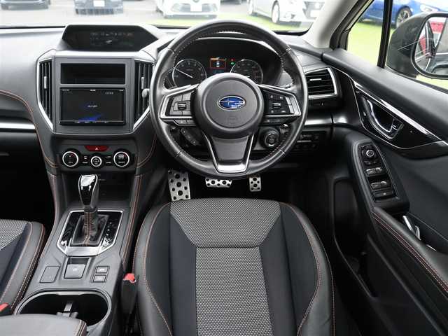 スバル インプレッサ ＸＶ 2．0i－S アイサイト 千葉県 2018(平30)年 5.2万km クリスタルブラックシリカ 225/55R18/ワンオーナー　/社外ナビAVN-R8（ＣＤ・ＤＶＤ・フルセグ・ＢＴ・ＵＳＢ）/バックカメラ　/ＥＴＣ　/アイサイトｖｅｒ２/・プリクラッシュブレーキ/・アダブティブクルーズコントロール/・ＡＴ誤発進抑制制御/・ふらつき警報/・レーンキープアシスト/横滑り防止/ダウンヒルアシスト/アイドリングストップ/ブラインドスポットモニター/前席パワーシート/電動パーキング/純正フロアマット/純正１８インチAW/オートライト/LEDヘッドライト/フォグライト/スマートキー/プッシュスタート/スペアキー1本/保証書/取扱説明書