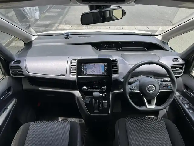 日産 セレナ ハイウェイスター V 静岡県 2020(令2)年 5.4万km ブリリアントホワイトパール 2トーン 純正ディーラーナビ/・フルセグ/CD/DVD/Bluetooth/プロパイロット/パーキングアシスト/全周囲カメラ/前方ドライブレコーダー/ETC/両側パワースライドドア/革巻きステアリング/オートライト/スマートキー/・プッシュスタート/LEDヘッドライト/純正アルミホイール/純正フロアマット