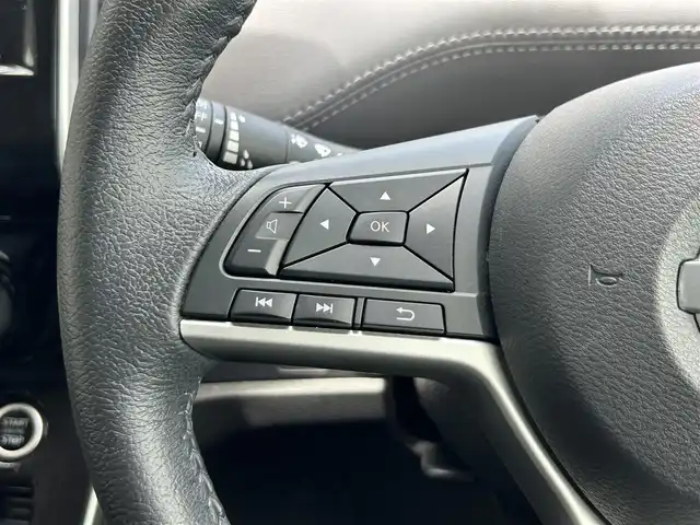日産 セレナ ハイウェイスター V 静岡県 2020(令2)年 5.4万km ブリリアントホワイトパール 2トーン 純正ディーラーナビ/・フルセグ/CD/DVD/Bluetooth/プロパイロット/パーキングアシスト/全周囲カメラ/前方ドライブレコーダー/ETC/両側パワースライドドア/革巻きステアリング/オートライト/スマートキー/・プッシュスタート/LEDヘッドライト/純正アルミホイール/純正フロアマット