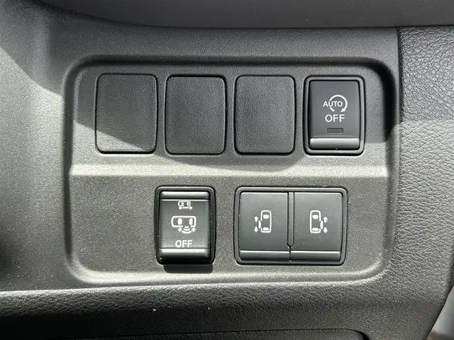 日産 セレナ ハイウェイスター V 静岡県 2020(令2)年 5.4万km ブリリアントホワイトパール 2トーン 純正ディーラーナビ/・フルセグ/CD/DVD/Bluetooth/プロパイロット/パーキングアシスト/全周囲カメラ/前方ドライブレコーダー/ETC/両側パワースライドドア/革巻きステアリング/オートライト/スマートキー/・プッシュスタート/LEDヘッドライト/純正アルミホイール/純正フロアマット
