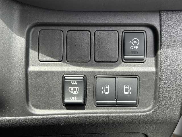 日産 セレナ ハイウェイスター V 鹿児島県 2020(令2)年 5.4万km ブリリアントホワイトパール 2トーン 純正ディーラーナビ/・フルセグ/CD/DVD/Bluetooth/プロパイロット/パーキングアシスト/全周囲カメラ/前方ドライブレコーダー/ETC/両側パワースライドドア/革巻きステアリング/オートライト/スマートキー/・プッシュスタート/LEDヘッドライト/純正アルミホイール/純正フロアマット