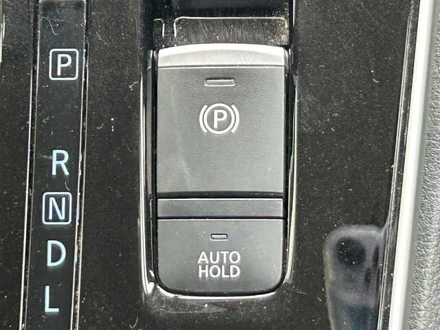 日産 セレナ ハイウェイスター V 鹿児島県 2020(令2)年 5.4万km ブリリアントホワイトパール 2トーン 純正ディーラーナビ/・フルセグ/CD/DVD/Bluetooth/プロパイロット/パーキングアシスト/全周囲カメラ/前方ドライブレコーダー/ETC/両側パワースライドドア/革巻きステアリング/オートライト/スマートキー/・プッシュスタート/LEDヘッドライト/純正アルミホイール/純正フロアマット