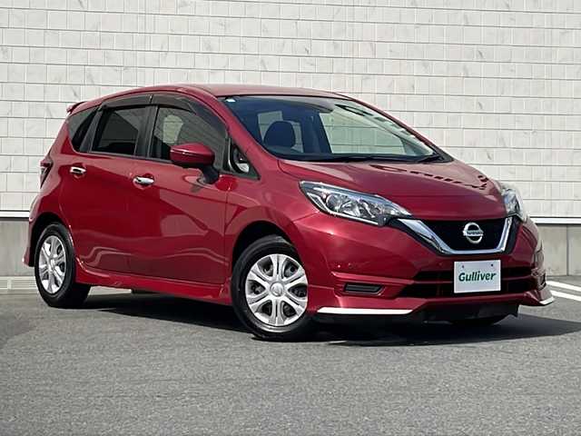 日産 ノート X 山形県 2018(平30)年 2.9万km ガーネットレッド 禁煙車/エマージェンシーブレーキ/レーンディパーチャーウォーニング/インテリジェントルームミラー/アラウンドビューモニター/純正ナビ(CD.DVD.BT.AUX)/フルセグ/ETC/ドライブレコーダー/ヘッドライトレベライザー/アイドリングストップ/横滑り防止/プッシュスタート/スマートキー