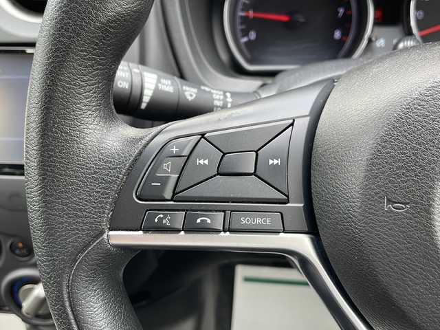 日産 ノート X 山形県 2018(平30)年 2.9万km ガーネットレッド 禁煙車/エマージェンシーブレーキ/レーンディパーチャーウォーニング/インテリジェントルームミラー/アラウンドビューモニター/純正ナビ(CD.DVD.BT.AUX)/フルセグ/ETC/ドライブレコーダー/ヘッドライトレベライザー/アイドリングストップ/横滑り防止/プッシュスタート/スマートキー