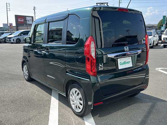 ホンダ Ｎ ＢＯＸ G L ホンダセンシング 岐阜県 2020(令2)年 1.5万km ブリティッシュグリーンP 登録時走行距離14564km/社外ナビ　/AM/FM/CD/DVD/Blue tooth/iPod/SDミュージックサーバー/USB入力端子/ワンセグテレビ　/片側パワースライドドア/レーダークルーズコントロール/ホンダセンシング　/ＬＥＤヘッドライト　/オートライト　/コーナーセンサー後方/ドライブレコーダー前後/レーンキープアシスト/横滑り防止装置/盗難防止装置/布系シート/ベンチシート/フルフラットシート/社外フロアマット/シートヒーター前席/プッシュスタート/スマートキー/ビルトインETC/エアコンAAC/ドアバイザー/補助ミラー