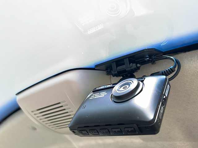 ホンダ Ｎ ＢＯＸ G L ホンダセンシング 岐阜県 2020(令2)年 1.5万km ブリティッシュグリーンP 登録時走行距離14564km/社外ナビ　/AM/FM/CD/DVD/Blue tooth/iPod/SDミュージックサーバー/USB入力端子/ワンセグテレビ　/片側パワースライドドア/レーダークルーズコントロール/ホンダセンシング　/ＬＥＤヘッドライト　/オートライト　/コーナーセンサー後方/ドライブレコーダー前後/レーンキープアシスト/横滑り防止装置/盗難防止装置/布系シート/ベンチシート/フルフラットシート/社外フロアマット/シートヒーター前席/プッシュスタート/スマートキー/ビルトインETC/エアコンAAC/ドアバイザー/補助ミラー