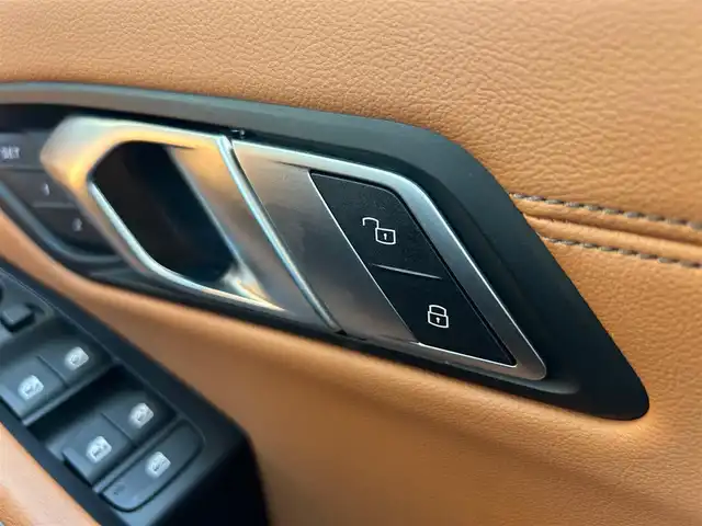 ＢＭＷ ３２０ｄ 石川県 2020(令2)年 6万km 白 4WD/衝突軽減ブレーキ/ハイライン/コンフォートＰＫＧ/純正メモリナビ/バック/フロント/サイド/全周囲カメラ/Bluetooth/アダプティブクルーズコントロール/電動格納ミラー/ブラインドスポットモニター/クリアランスソナー/レーンキープアシスト/電動トランク/アンビエントライト/オートライト/オートマチックハイビーム/ＬＥＤライト/茶革シート/パワーシート/メモリーシート/シートヒーター/ETC/ワイヤレスチャージャー/パドルシフト