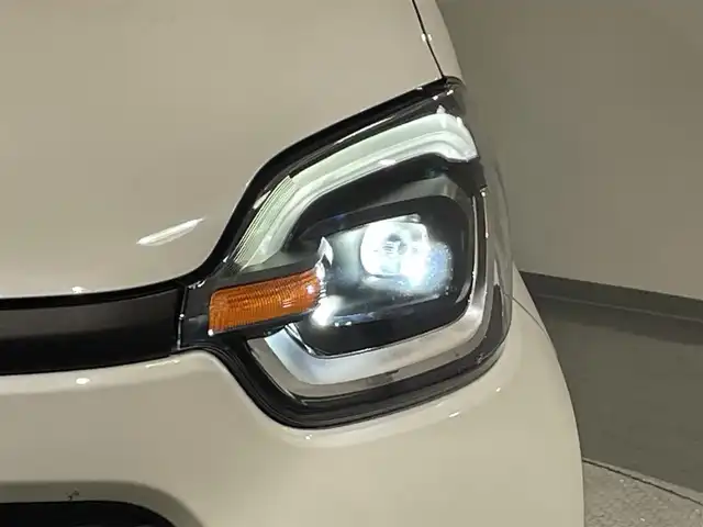 トヨタ シエンタ ハイブリッド Z 愛知県 2022(令4)年 2.9万km ホワイトパールクリスタルシャイン 純正１０．５インチディスプレイナビ　/(Bluetooth/フルセグTV/FM/AM/CarPlay/Miracast/USB)/コンフォートパッケージ　/　　-シートヒーター　/　　-ステアリングヒーター/サーキュレーター　/ＡＣ１００Ｖ　/寒冷地仕様/パノラミックビューモニター　/トヨタセーフティセンス　/　　-プリクラッシュセーフティ/　　-レーントレーニングアシスト＋レーンディパーチャーアラート/　　-レーダークルーズコントロール/　　-アダプティブハイビームシステム/　　-ロードサインアシスト/　　-発進遅れ告知機能/両側パワースライドドア　/ビルトインETC2.0/LEDヘッドライト/ブラインドスポットモニター（ＢＳＭ）/クリアランスソナー/純正フロアマット/後席サンシェード/プッシュスタート/　　-スマートキー