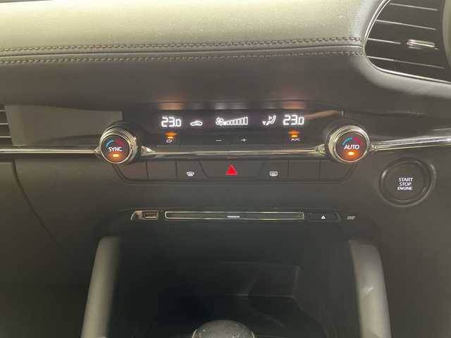 マツダ マツダ３ファストバック 15S ツーリング 愛媛県 2020(令2)年 3.4万km スノーフレイクホワイトパールマイカ 純正ナビ/Bluetooth/フルセグ/USB/全周囲カメラ/レーダークルーズコントロール/衝突被害軽減ブレーキ/レーンキープアシスト/前後コーナーセンサー/ブラインドスポットモニター/LEDヘッドライト/オートマチックハイビーム/オートライト/ETC/プッシュスタート/スペアキー/取扱説明書