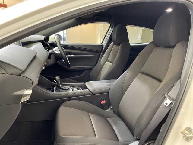 マツダ マツダ３ファストバック 15S ツーリング 愛媛県 2020(令2)年 3.4万km スノーフレイクホワイトパールマイカ 純正ナビ/Bluetooth/フルセグ/USB/全周囲カメラ/レーダークルーズコントロール/衝突被害軽減ブレーキ/レーンキープアシスト/前後コーナーセンサー/ブラインドスポットモニター/LEDヘッドライト/オートマチックハイビーム/オートライト/ETC/プッシュスタート/スペアキー/取扱説明書