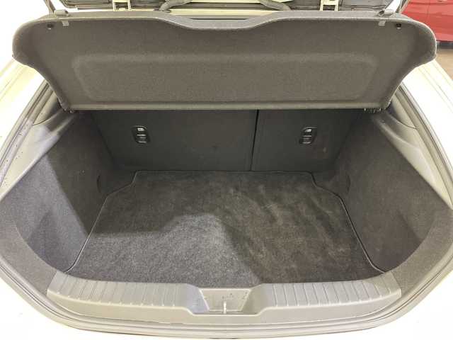 マツダ マツダ３ファストバック 15S ツーリング 愛媛県 2020(令2)年 3.4万km スノーフレイクホワイトパールマイカ 純正ナビ/Bluetooth/フルセグ/USB/全周囲カメラ/レーダークルーズコントロール/衝突被害軽減ブレーキ/レーンキープアシスト/前後コーナーセンサー/ブラインドスポットモニター/LEDヘッドライト/オートマチックハイビーム/オートライト/ETC/プッシュスタート/スペアキー/取扱説明書