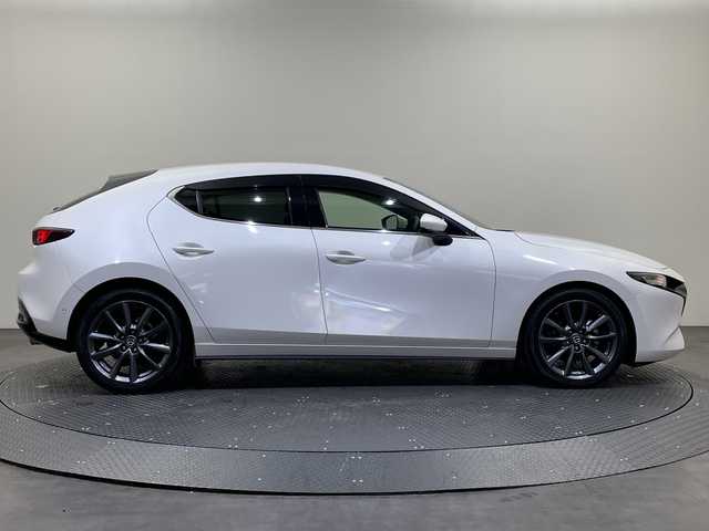 マツダ マツダ３ファストバック 15S ツーリング 愛媛県 2020(令2)年 3.4万km スノーフレイクホワイトパールマイカ 純正ナビ/Bluetooth/フルセグ/USB/全周囲カメラ/レーダークルーズコントロール/衝突被害軽減ブレーキ/レーンキープアシスト/前後コーナーセンサー/ブラインドスポットモニター/LEDヘッドライト/オートマチックハイビーム/オートライト/ETC/プッシュスタート/スペアキー/取扱説明書