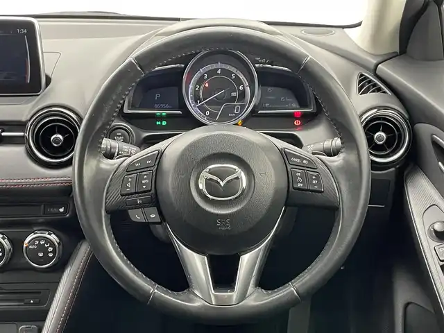 マツダ デミオ XD ツーリング 愛知県 2016(平28)年 8.7万km スノーフレイクホワイトパールマイカ 純正ナビ　シートヒーター　禁煙車　ＨＵＤ　フルセグＴＶ　ＤＶＤ　パドルシフト　USB接続　ドラレコ　ＥＴＣ　衝突軽減　ＬＥＤオートライト　フォグランプ　Bluetooth　クルコン　純正フロアマット　純正１６インチアルミ　プッシュスタート　スマートキー