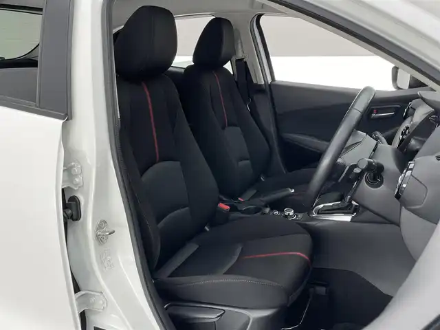 マツダ デミオ XD ツーリング 愛知県 2016(平28)年 8.7万km スノーフレイクホワイトパールマイカ 純正ナビ　シートヒーター　禁煙車　ＨＵＤ　フルセグＴＶ　ＤＶＤ　パドルシフト　USB接続　ドラレコ　ＥＴＣ　衝突軽減　ＬＥＤオートライト　フォグランプ　Bluetooth　クルコン　純正フロアマット　純正１６インチアルミ　プッシュスタート　スマートキー