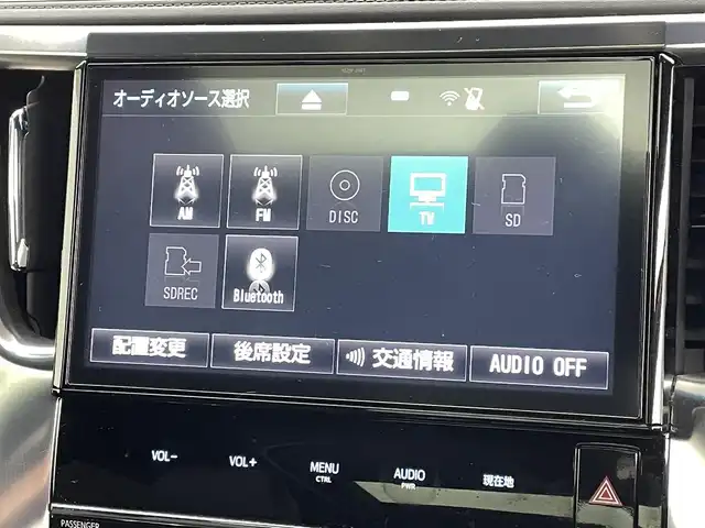 トヨタ アルファード S Aパッケージ タイプブラック 熊本県 2016(平28)年 7万km ホワイトパールクリスタルシャイン ツインムーンルーフ　/純正ナビ（ＣＤ・ＤＶＤ・フルセグ・ＢＴ・ＳＤ）/バックカメラ　/純正フリップダウンモニター　/社外前後ドライブレコーダー　/ビルトインＥＴＣ　/両側パワースライドドア　/前後クリアランスソナー/クルーズコントロール/衝突軽減ブレーキ/横滑り防止/パワーバックドア/ハーフレザーシート/純正フロアマット/純正16インチAW/オートライト/LEDヘッドライト/フォグライト/スマートキー/プッシュスタート/スペアキー1本