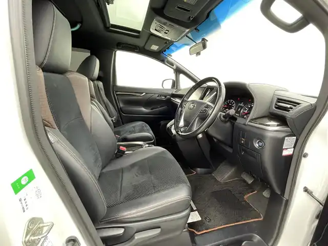 トヨタ アルファード S Aパッケージ タイプブラック 熊本県 2016(平28)年 7万km ホワイトパールクリスタルシャイン ツインムーンルーフ　/純正ナビ（ＣＤ・ＤＶＤ・フルセグ・ＢＴ・ＳＤ）/バックカメラ　/純正フリップダウンモニター　/社外前後ドライブレコーダー　/ビルトインＥＴＣ　/両側パワースライドドア　/前後クリアランスソナー/クルーズコントロール/衝突軽減ブレーキ/横滑り防止/パワーバックドア/ハーフレザーシート/純正フロアマット/純正16インチAW/オートライト/LEDヘッドライト/フォグライト/スマートキー/プッシュスタート/スペアキー1本