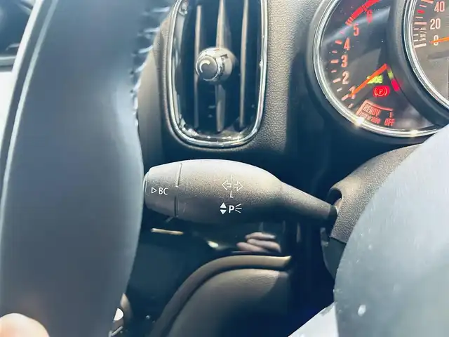 ＭＩＮＩ ミニ クロスオーバー クーパー D 大阪府 2020(令2)年 4万km チリ・レッド ペッパーパッケージ/インテリジェントセーフティ/ワンオーナー/ACC/純正ナビ/バックカメラ/純正17インチAW/LEDヘッドライト/電動リアゲート/クリアランスソナー/パーキングアシスト/ルーフレール/スマートキー