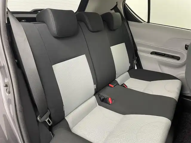 トヨタ アクア S 福島県 2012(平24)年 10万km グレーメタリック 社外ナビ/・型番：AVIC-MRZ90/・ワンセグTV/Bluetooth/CD/DVD/アイドリングストップ/プッシュスタート/・スマートキー/オートライト/・フォグライト/・ヘッドライトレベライザー/電動格納ミラー/純正フロアマット/取扱説明書/保証書