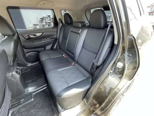 日産 エクストレイル ハイブリッド 20X 道央・札幌 2018(平30)年 7.5万km チタニウムカーキ ４WD/純正ディーラーOPナビ/CD/DVD/BT/フルセグ/エマージェンシーブレーキ/横滑り防止装置/シャシー制御/ヒルディセントコントロール/クリアランスソナー/アラウンドビューモニター/ビルトインETC/ドライブレコーダー/デジタルインナーミラー/ECOMODE/パワーバックドア/全席シートヒーター/カプロンシート/革巻きステアリング/ステアリングリモコン/プッシュスタート/スマートキー/LEDヘッドライト/オートライト/フォグランプ/電動格納ミラー/ヒーテッドドアミラー/ウィンカーミラー/純正フロアマット/ドアバイザー/スペアキー/社外エンジンスターター
