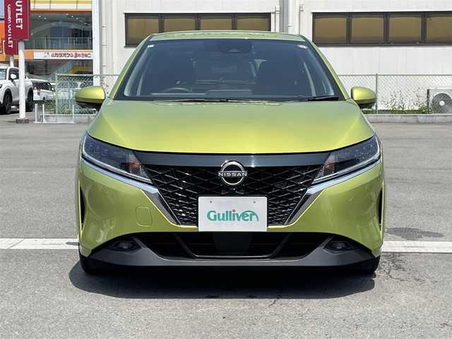日産 ノート X 群馬県 2021(令3)年 1.7万km オリーブグリーン 安全装備/・衝突軽減ブレーキ/・プロパイロット/・インテリジェントルーム/・アラウンドビューモニター/・コーナーセンサー/・SOSコール/・オートマチックハイビーム/・オートライト/日産コネクト９インチワイドナビ/・AM/FM/Bluetooth/・USB/HDMI/フルセグTV/・置くだけ充電/オートホールド/純正フォグランプ/純正ドラレコ/純正ビルトインETC2.0/純正セキリュティーパック/純正フロアマット/スマートキー/プッシュスタート