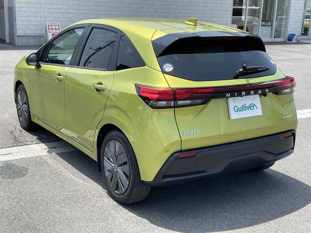 日産 ノート X 群馬県 2021(令3)年 1.7万km オリーブグリーン 安全装備/・衝突軽減ブレーキ/・プロパイロット/・インテリジェントルーム/・アラウンドビューモニター/・コーナーセンサー/・SOSコール/・オートマチックハイビーム/・オートライト/日産コネクト９インチワイドナビ/・AM/FM/Bluetooth/・USB/HDMI/フルセグTV/・置くだけ充電/オートホールド/純正フォグランプ/純正ドラレコ/純正ビルトインETC2.0/純正セキリュティーパック/純正フロアマット/スマートキー/プッシュスタート