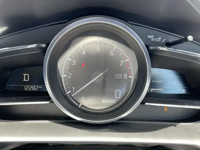 マツダ ＣＸ－３ 15S スーパー エッジー 佐賀県 2023(令5)年 1.3万km パールⅡ ワンオーナー/マツダコネクト純正ナビゲーション/・BT CD DVD AM FM フルセグTV/・Apple Car Play/Android Auto/360°ビューモニター/ビルトインETC/前後ドライブレコーダー/ブラックルーフ/ブラック/ホワイト合皮シート/・D席メモリ付パワーシート/・DN席シートヒーター/革巻きステアリング/・ステアリングヒーター/・ステアリングリモコン/・パドルシフト/ヘッドアップディスプレイ/アダプティブLEDヘッドランプ/・ハイビームコントロールシステム/スマートキー/純正18インチアルミホイール/純正フロアマット/新車保証書/取扱説明書/スペアキー1本あり/アドバンスドスマートシティブレーキサポート/後退時スマートシティブレーキサポート/AT誤発進抑制制御/全車速追従機能付レーダークルーズコントロール/ブラインドスポットモニタリング/パーキングセンサー/車線逸脱警報システム/ドライバーアテンションアラート