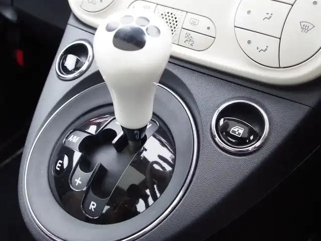フィアット ５００ 埼玉県 2019(平31)年 2.5万km 赤 150台限定車/ガラスルーフ/パークセンサー/Bluetooth/ETC/ハンドルスイッチ/キーレスエントリー/純正フロアマット/横滑り防止装置/アイドリングストップシステム